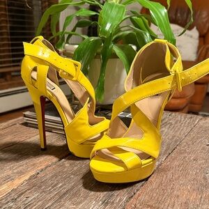 Shoe Dazzle Yellow Patent Strappy Heels